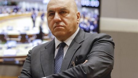 Italian defence minister questions relevance of NATO